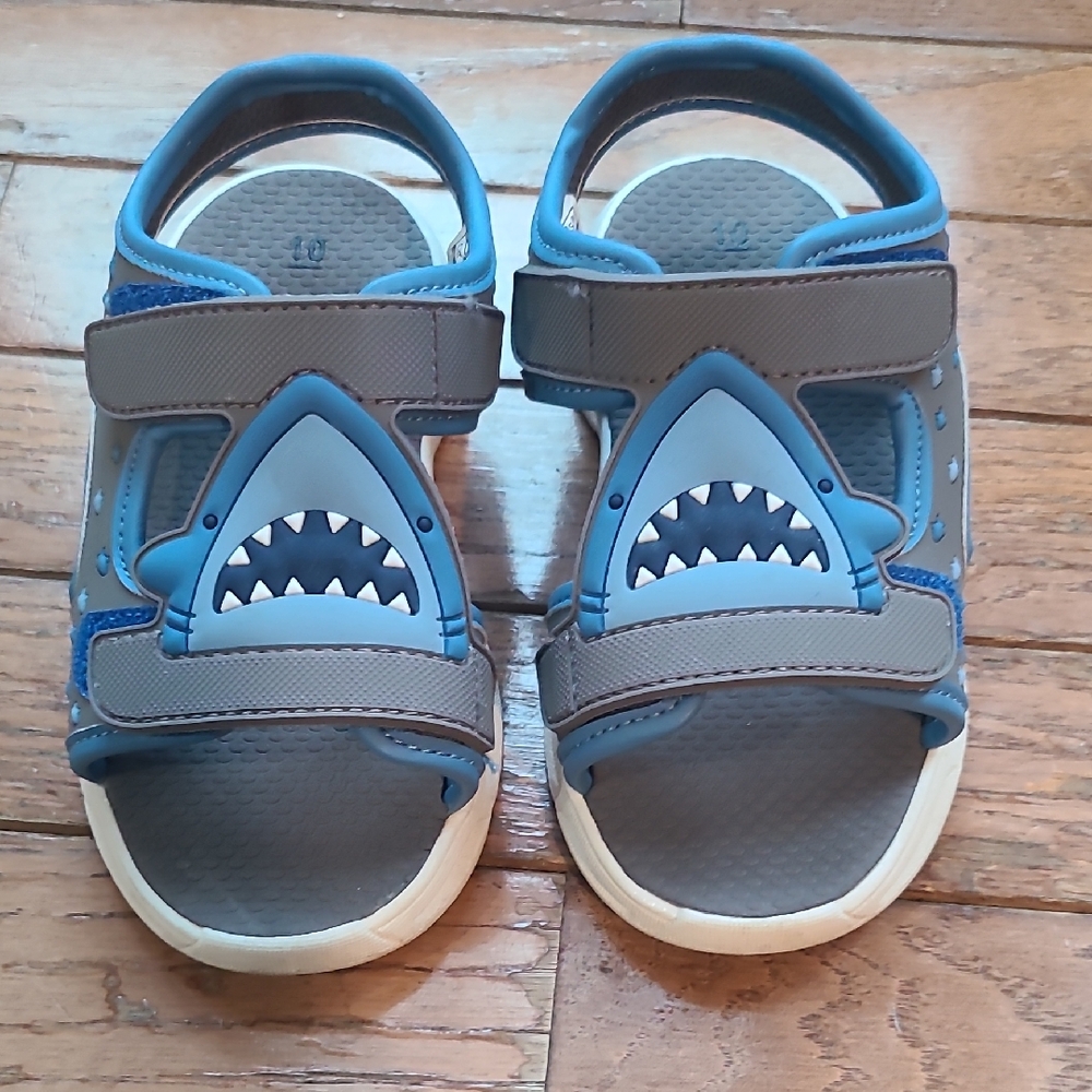 Carters Light Up Shark Sandles